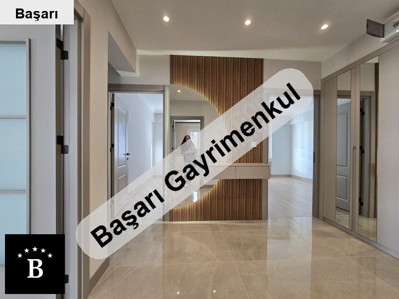 Başarı'dan kozyataği bostanci kesi̇şi̇mi̇ satilik lüx dai̇re!