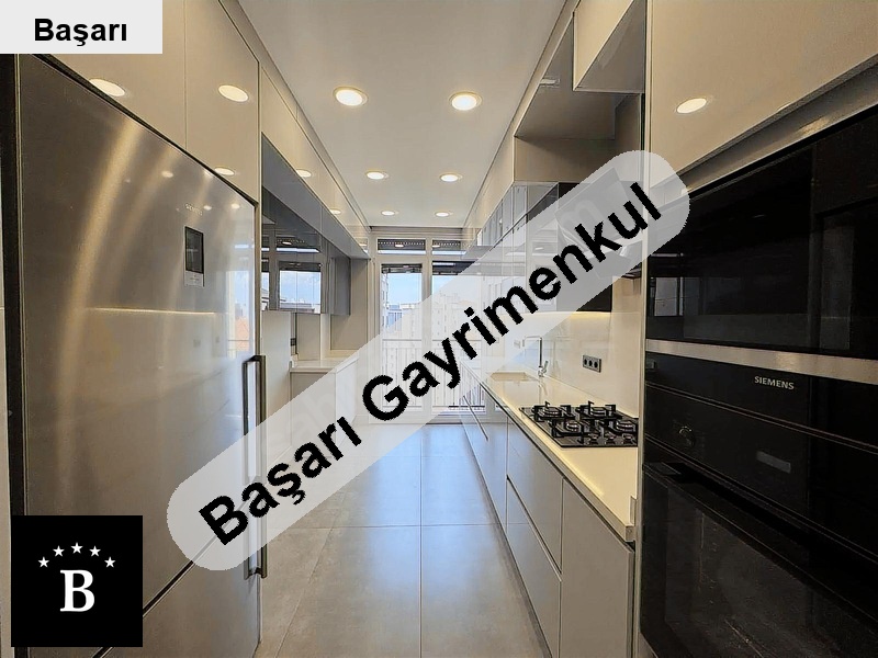 Başarı'dan fenerbahçe sahil'de kısmi deniz manzaralı balkonlu 3+1 135m2