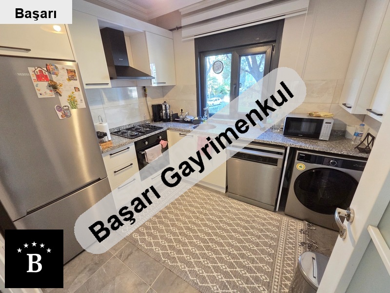 kozyatağı'nda yeni binada balkonlu 65 m² net 2+1