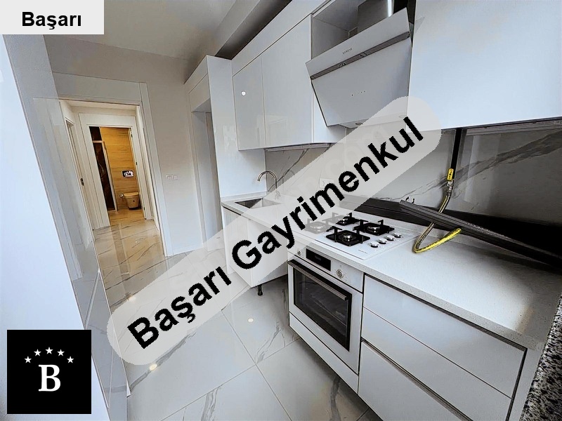 Başarı'dan bostanci'da günli̇k'li̇ havuzlu si̇te'de 2+1 lüks arakat ceyda'da