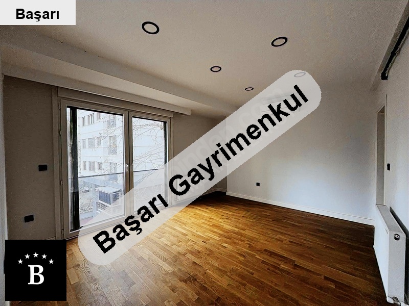 Başarı'dan firsat! erenköy bağdat'a yakin yeni̇ bi̇nada arakat 2+1 boş dai̇re