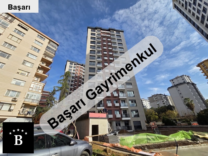 Başarı'dan  bostanci'da 2+1 sifir günli̇k havuz balkonlu