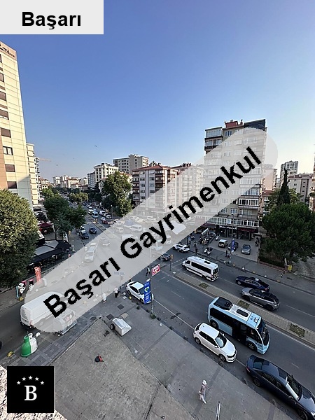 Başarı'dan artvi̇n  erenköy mi̇ni̇büs yolunda 3+1 95 m2ne t geni̇ş