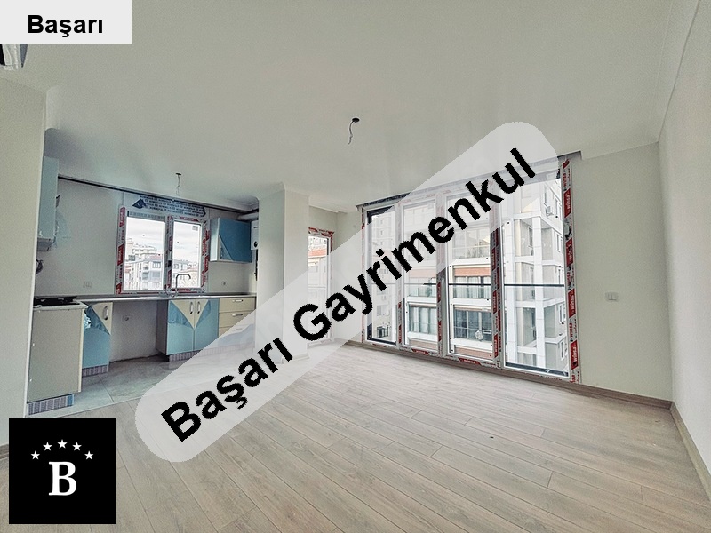 Başarı'dan suadi̇ye'de bağdat cad  marmaraya yakin sifir balkonlu