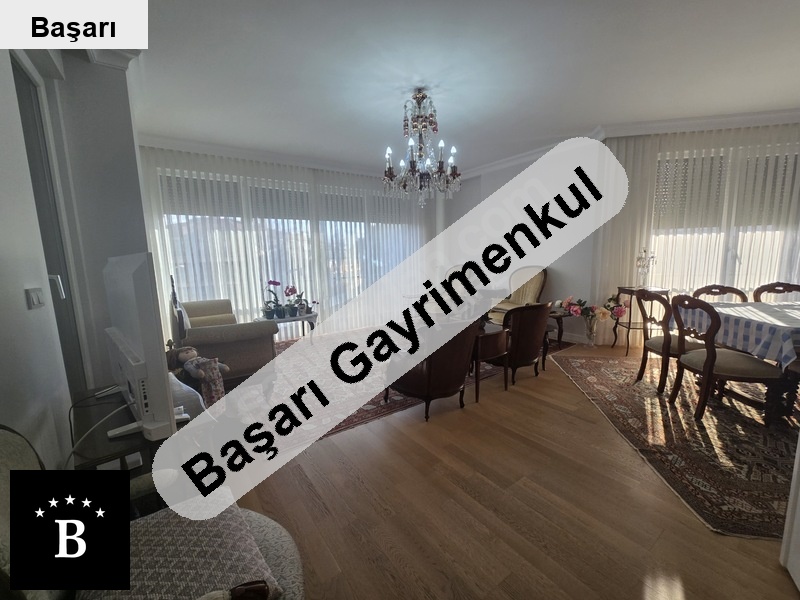 Başarı'dan sokakta sahile 3binakatta tekbalkonlu120m2 net