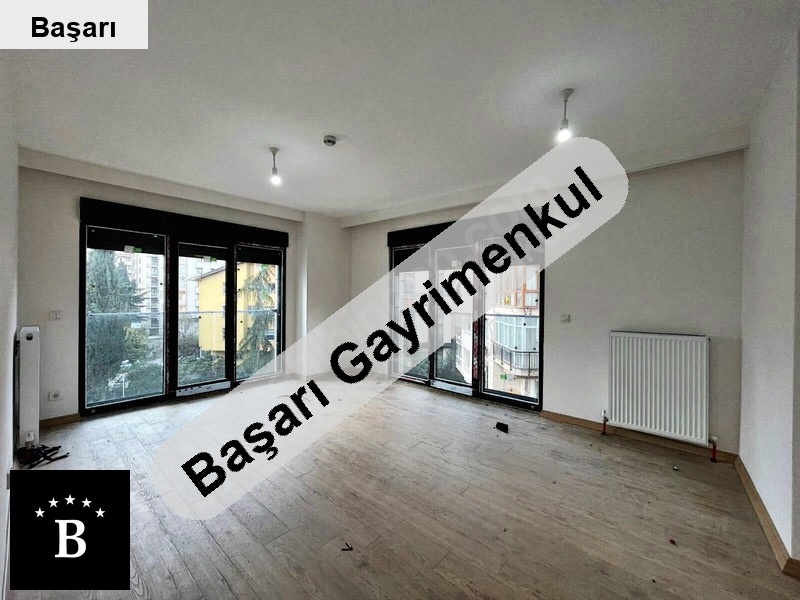 Başarı'dan  şenesenevlerde si̇te i̇çi̇nde havuzlu günlkli̇ 2+1dai̇re