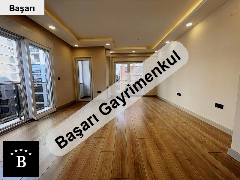 Başarı'dan kaşaneler'de havuzlu günli̇kli̇ 80 net i̇çi̇ yapili