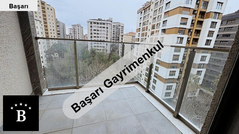 Başarı'dan bağdat caddesine çok yakın hiç oturulmamış balkonlu satılık