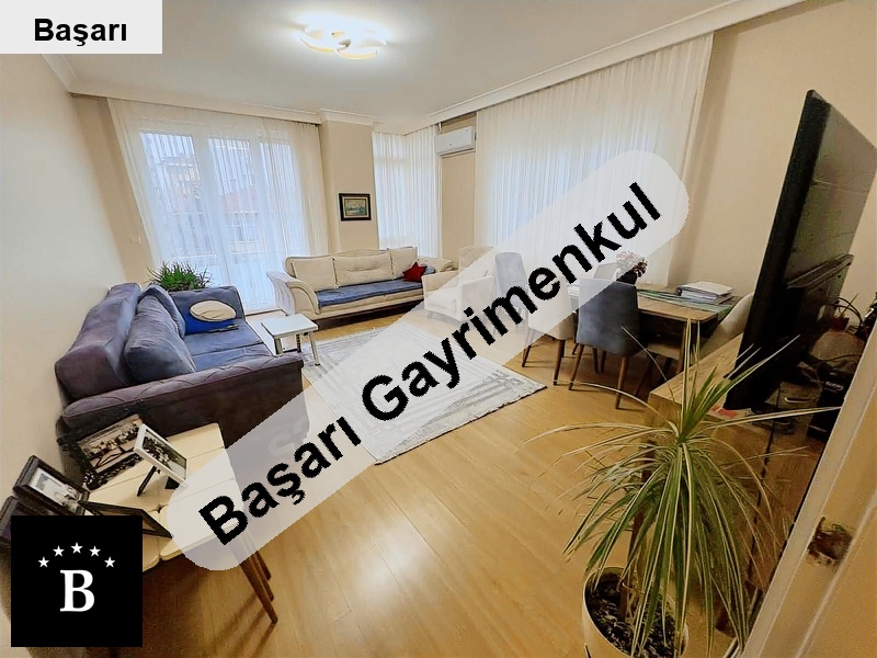 Başarı'dan ci'nin merkezi̇nde ulaşima yakin ön cephe 3+1