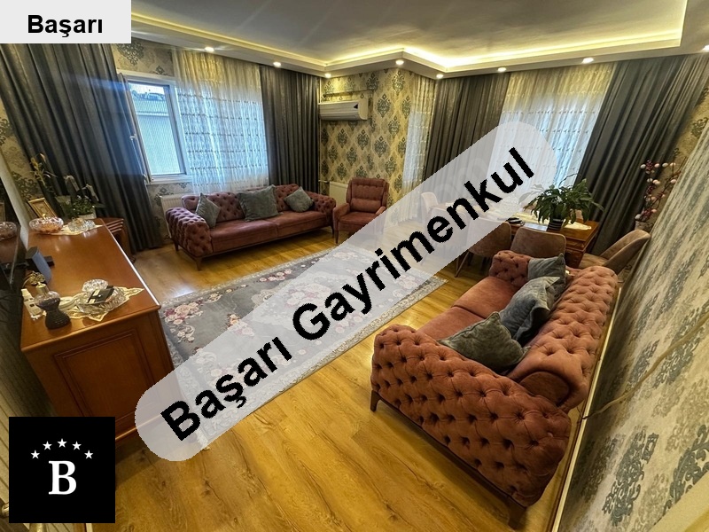Başarı'dan   bostanci sahi̇lde ön cephe geni̇ş bakimli 4+2