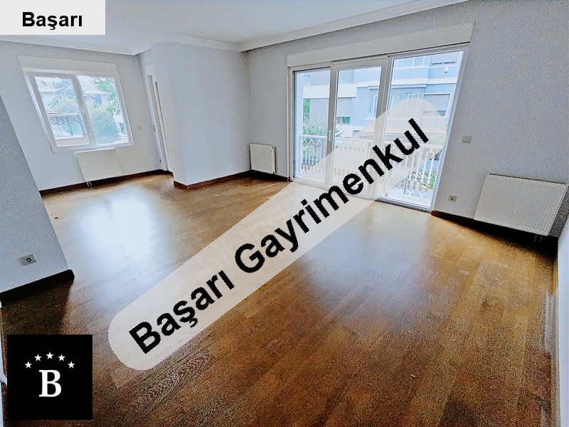 Başarı'dan fenerbahçe yalı parselinde günlikli havuzlu sitede 3+1 daire