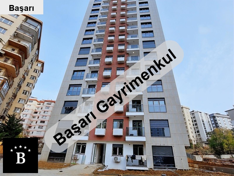 Başarı'dan şenesenevler li̇sesi̇ne yakin balkon sosyal alan havuzlu sifir 2+1