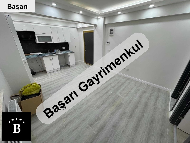 Başarı'dan i̇stanbul  bostanci spori̇um'da 1+1 35 m2 bahçe terasli