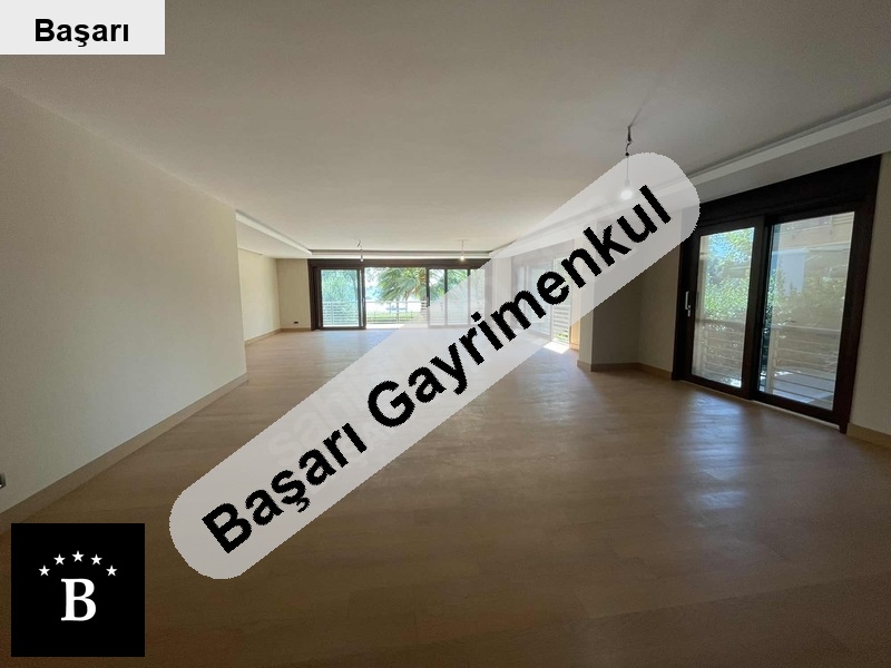 Başarı'dan dalyan sahi̇lde  320 m2 bahçe dubleksi̇