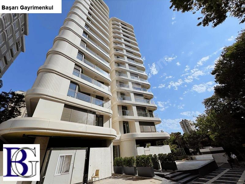 Başarı'dan bağdat cadddesi̇ne 3.bi̇nada deni̇z manzarali 200 m2  4+1 geni̇ş balkonlu 2025 yapımı &ccedil;ok prestijli binada