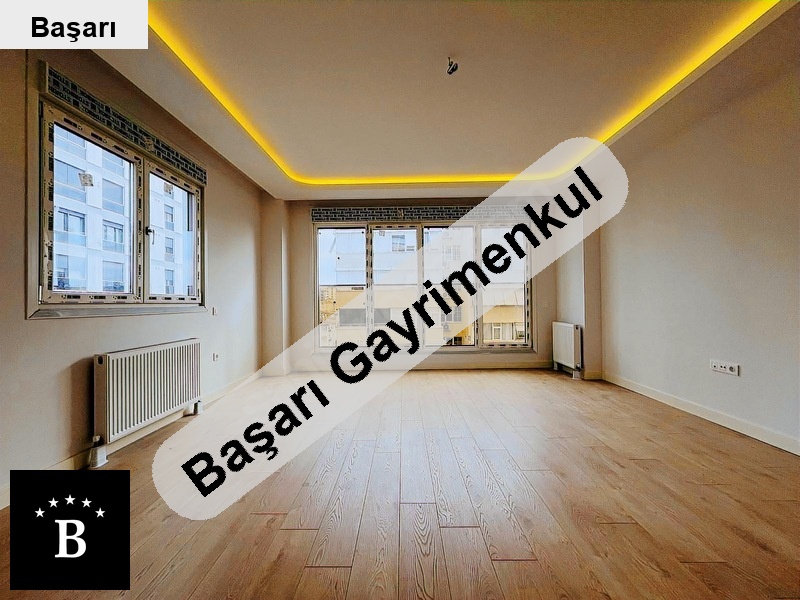 Başarı'dan bostanci sahi̇l'e çok yakin 2025 yapimi ebanyolu balkonlu 115m2