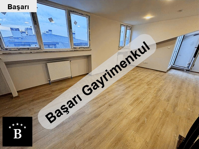 Başarı'dan bostanci sahi̇l'yakin sifir 2+1 dubleks