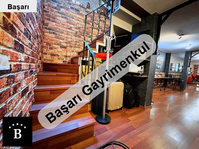 Başarı'dan erenköy'de bağdat'a yakin 2006 yapimi müstaki̇l gi̇ri̇şli̇ 265m2 4+1