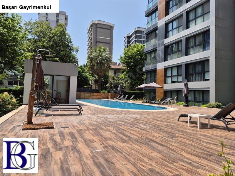başarı'dan caddeye 3. bina  suadi̇ye'de, 7/24 g&uuml;venli̇k,havuzlu, deni̇z manzarali (3+1)