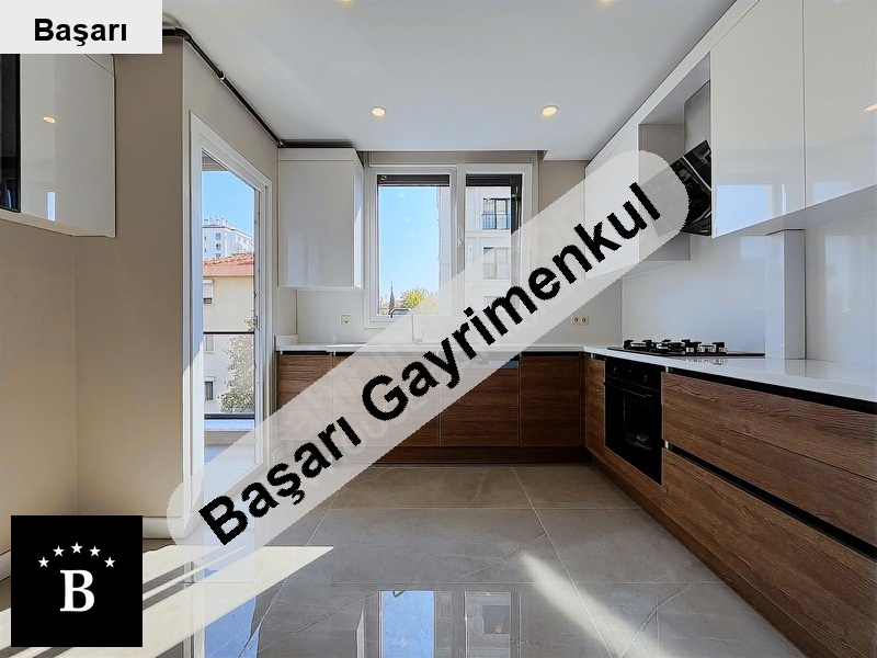 Başarı'dan bostancı'da sahile yakın balkonlu ebanyolu 110m² net 3+1 arakat