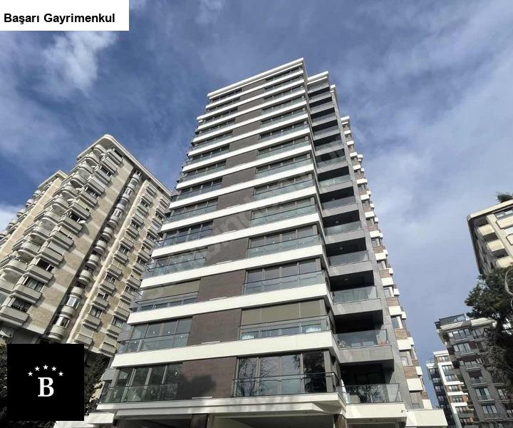 başarı'dan caddebostan sahil ' de cemiltopuzlu caddesi &uuml;zerin'de yeşillikler i&ccedil;inde kapanmaz doğa manzaralı 4+1 200 m2 net 60 m2 salonlu