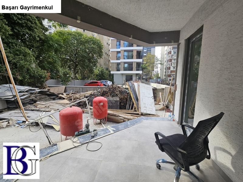 BAŞARI'DAN CADDEBOSTAN BAĞDATA 2. PARALELDE 200 M2 BAH&Ccedil;E KATI