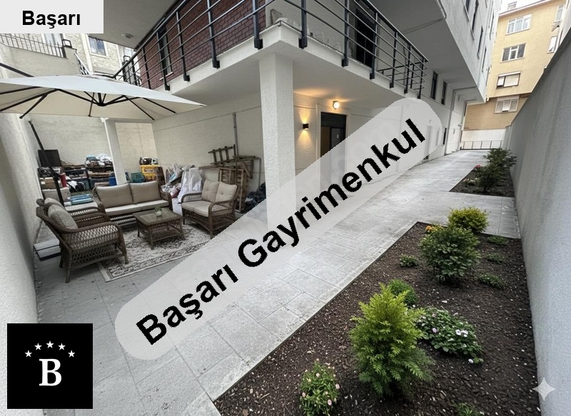 Başarı'dan gösteri̇ merkezi̇ ci̇v 1kat  bahçe kati bi̇r arada dubleks