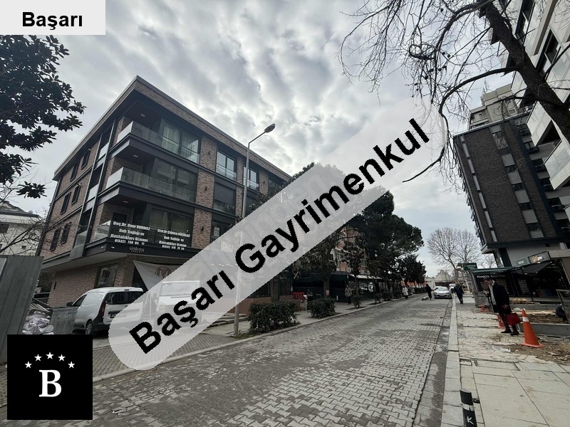 Başarı'dan  sahilde tabela değeri̇ yüksek i̇şyeri̇ne uygun 3+1