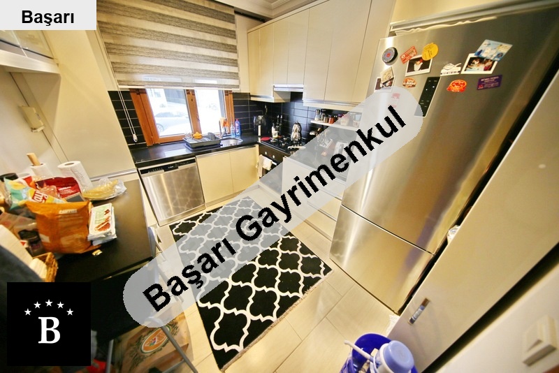 Başarı'dan kat mülkiyetli ayrı mutfaklı sokağa cepheli katta 2+1