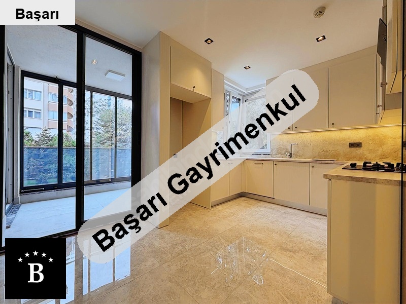 Başarı'dan  sahil 'de balkonlu e banyolu özel dekorlu 170m² 4+1