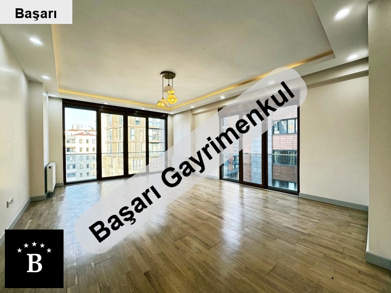 Başarı'dan   sahi̇lde mi̇mari̇ dekorlu 95 net 3+1 satilik