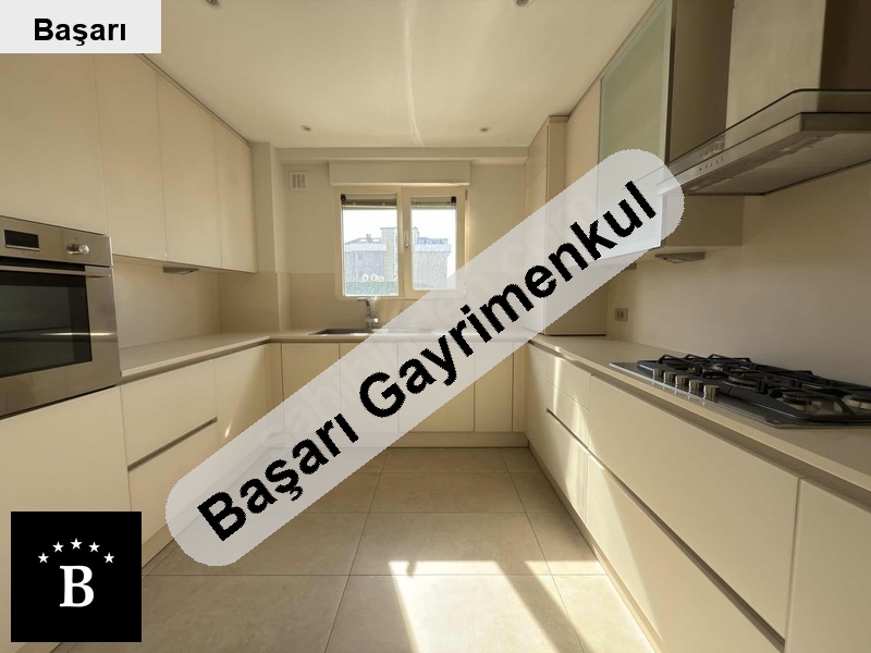 Başarı'dan  sahi̇lde  katta tek satilik geni̇ş 3+1