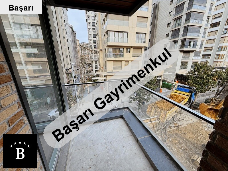 Başarı'dan  sahi̇lde i̇şyeri̇ne uygun kisa katli bi̇nada