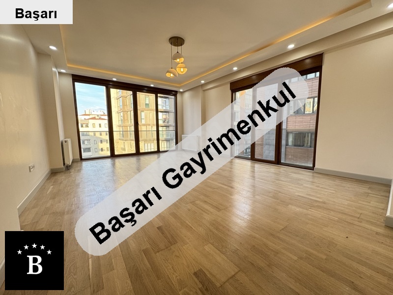 Başarı'dan  sahi̇lde parka  sahi̇le yakin 3+1 ebeyn banyolu