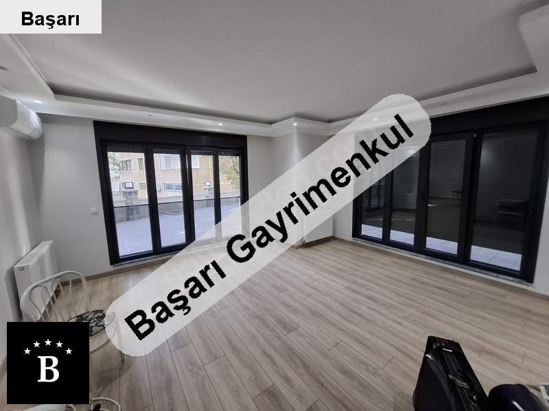 Başarı'dan bostanci mi̇ni̇büs caddesine yakin sifir bi̇nada 2+1 gi̇ri̇ş dai̇re