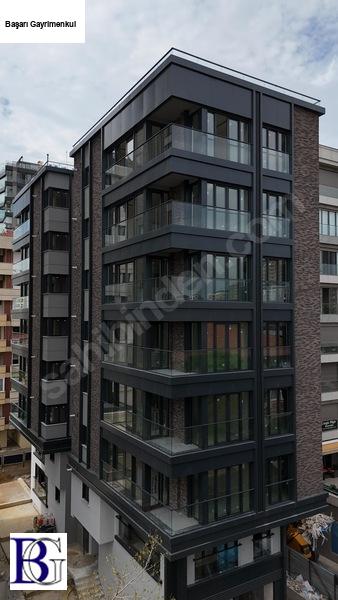 başarı'dan caddebostan sahil'de  i̇skele sokakta 165m2 kullanimli d&uuml;kkan