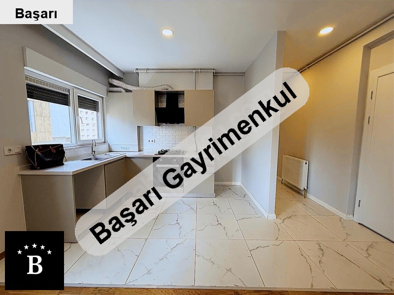 Başarı'dan satilik 1+1  sahi̇lde 60yil parkina yakin