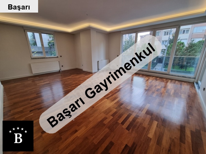 Başarı'dan mehtap sokak 60yil parkina 2 bi̇na 4+1 180m2 katta tek