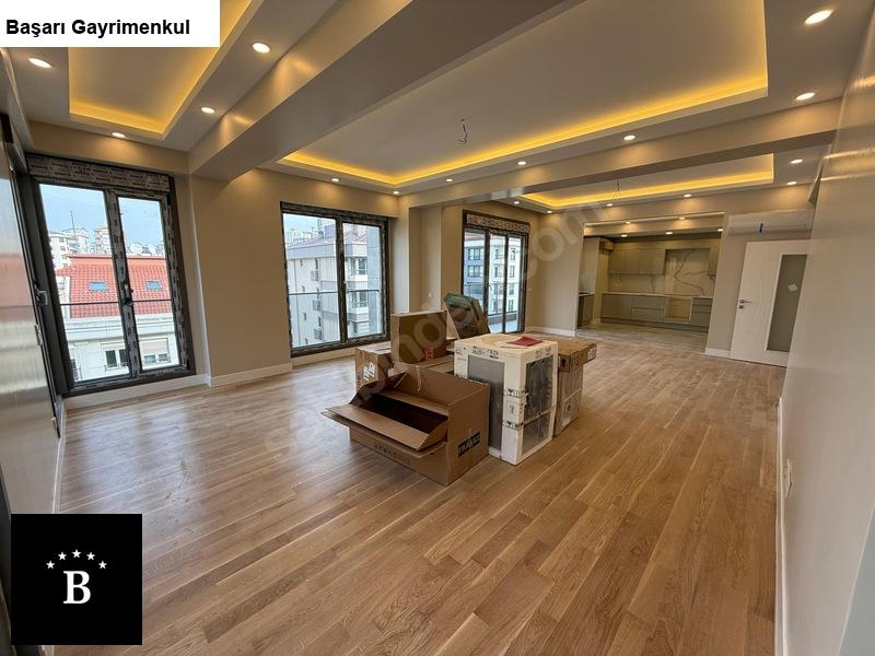 başarı'dan caddebostan sahil'de 240 m2  4+1 katta tek 2025 yapımı 45 m2 salon 16 m2 mutfaklı ultra l&uuml;x  prestijli daire