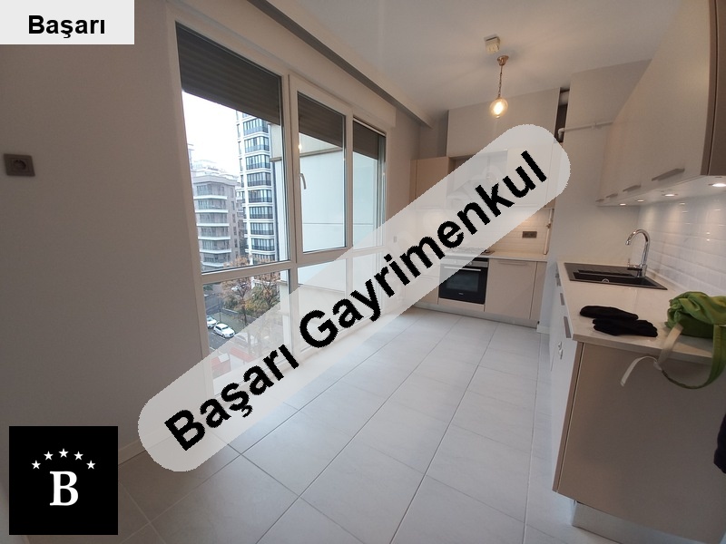 Başarı'dan bağdat caddesine 300m 2017 yapımı 100m2 2+1 çift kat otoparklı