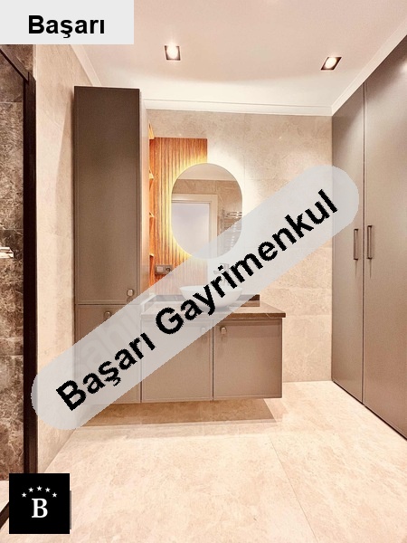 Başarı'dan  sahi̇lde balkonlu katta tek 140m2 net 4+1