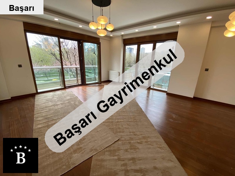 Başarı'dan  sahi̇lde park manzarali terasli 2+1
