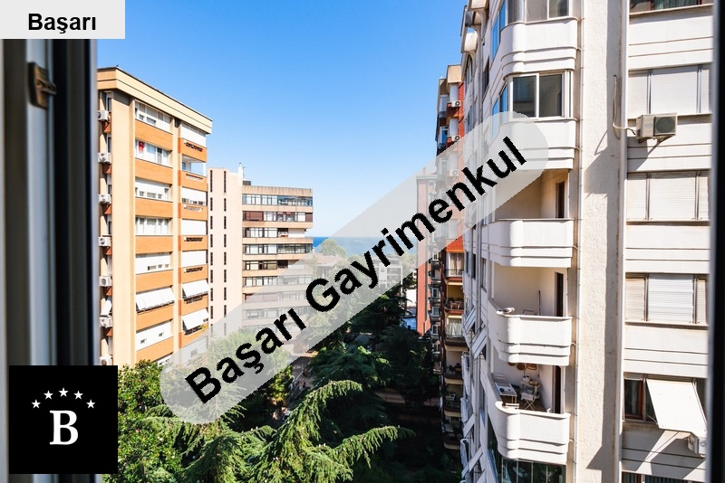 Başarı'dan büyük kulüp'e komşu960 m² arsa paylıyatırımlık katta tek daire