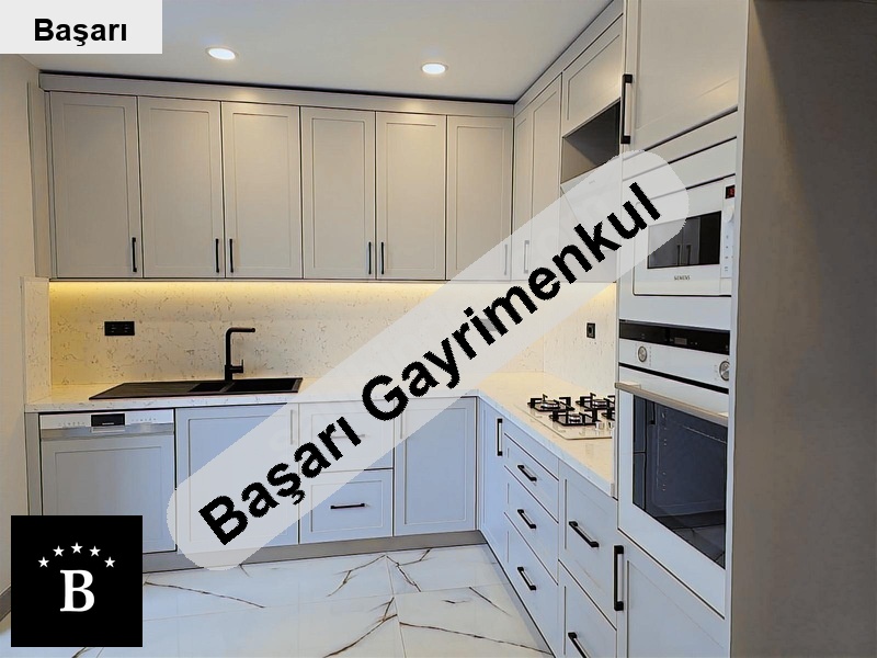 Başarı'dan ye yakin 4+1 balkonlu 175 m2