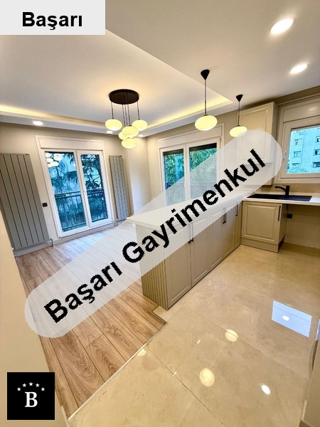 Başarı'dan ömerpaşa cad üzeri̇ kismi eşyali3+1 balkonlu genç bi̇nada lüks