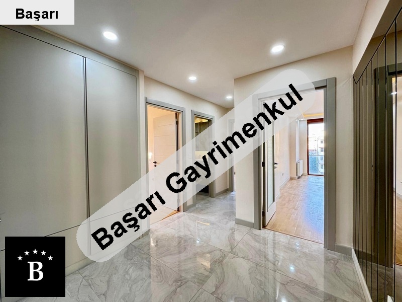 Başarı'dan  sahi̇l'e yürüme mesafesi̇nde 3+1 125 m2 dai̇re