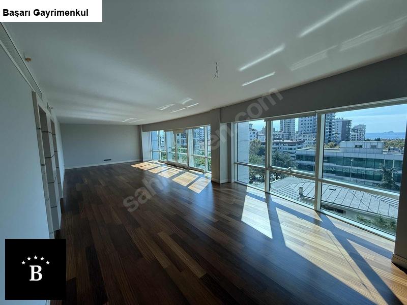 Başarı'dan kapanmaz park ve deniz manzaralı bağdat caddesine 2.bina 250 m2 4+1 katta tek muhteşem konumda