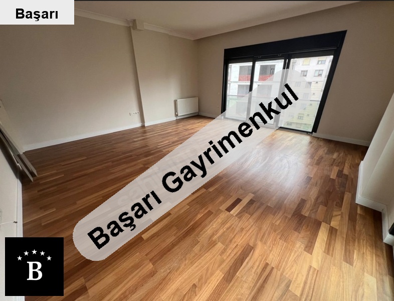 Başarı'dan  kadıköy suadiye feride geçidine çok yakın 135 m² 3+1