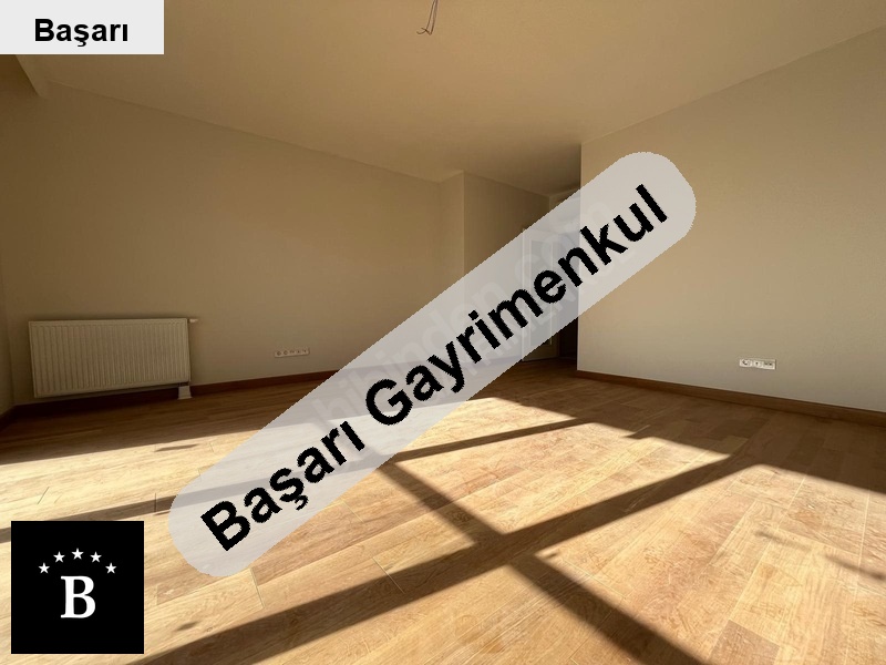 Başarı'dan  sahi̇l'e 2bi̇nada kismi̇ deniz manz 120m2 3+1 boş