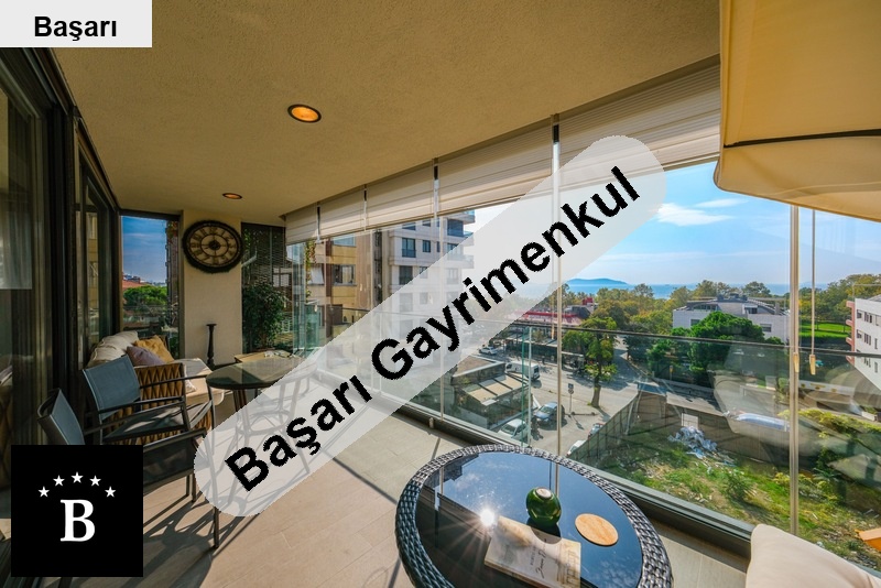 Başarı'dan  sahi̇lde adalar manzarali katta tek 4+1 dai̇re